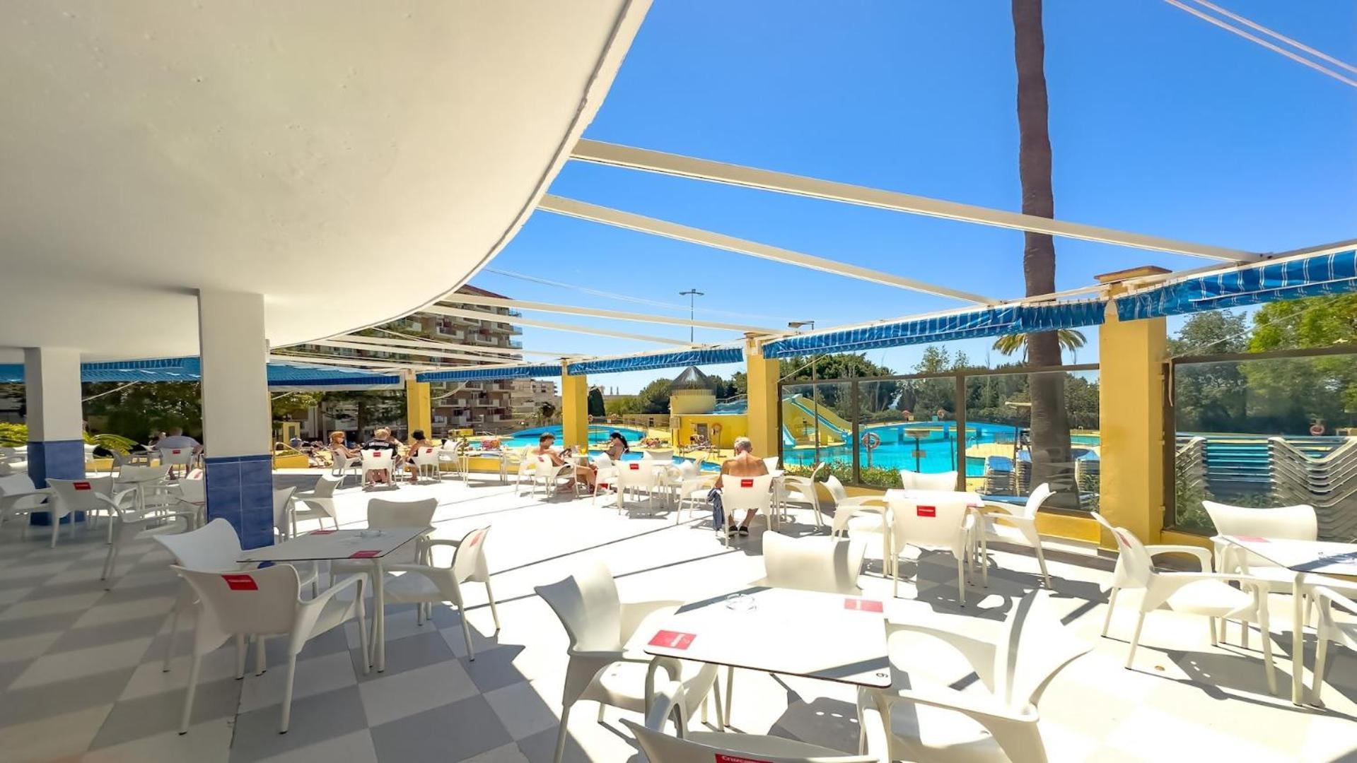 Jupiter & Pool * Benalmadena